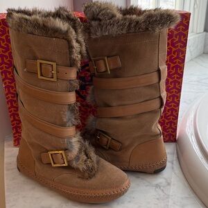 TORY BURCH Jaden Style#24108106 Buckle Rabbit Fur Boots Size 8 Camel 281
